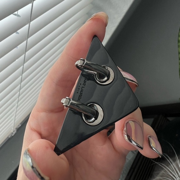 Saint Laurent clip on triangle earrings YSL logo - Picture 6 of 8